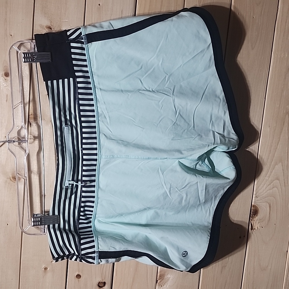 Lululemon Shorts Women's Size 10 - Picture 6 of 7